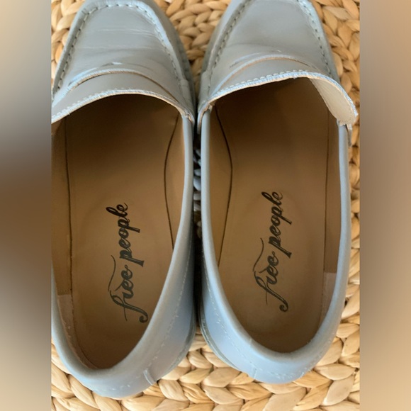 Free People Women’s Lyra Lug Sole Loafers in EUC. Size 38 (7.5 - 8) - Picture 9 of 10